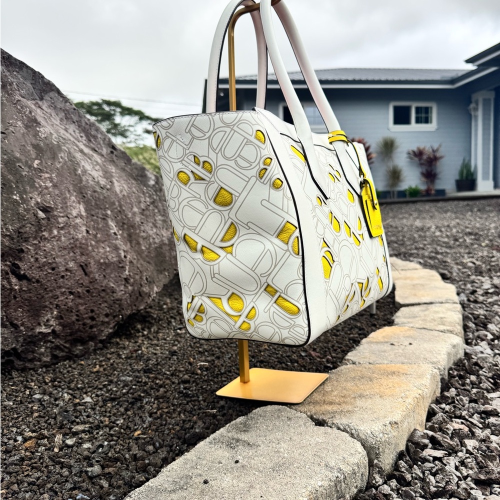 Henri Bendel RARE Tote White Yellow Signature Cutout Leather Bag with Dust Bag - Picture 5 of 16